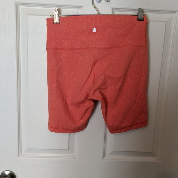 Women's Lululemon align 8" short - Picture 3 of 3